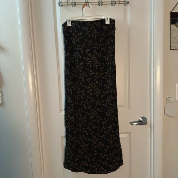 Reformation Black and Tan Larkin floral leaf patterned strapless maxi dress - Picture 5 of 8